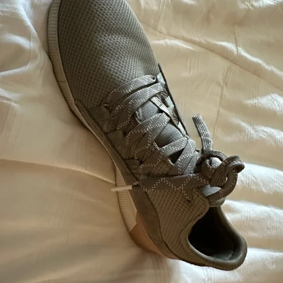 EUC, like new! Sorel women’s waterproof sneakers, size 9, Sage green - Picture 8 of 9